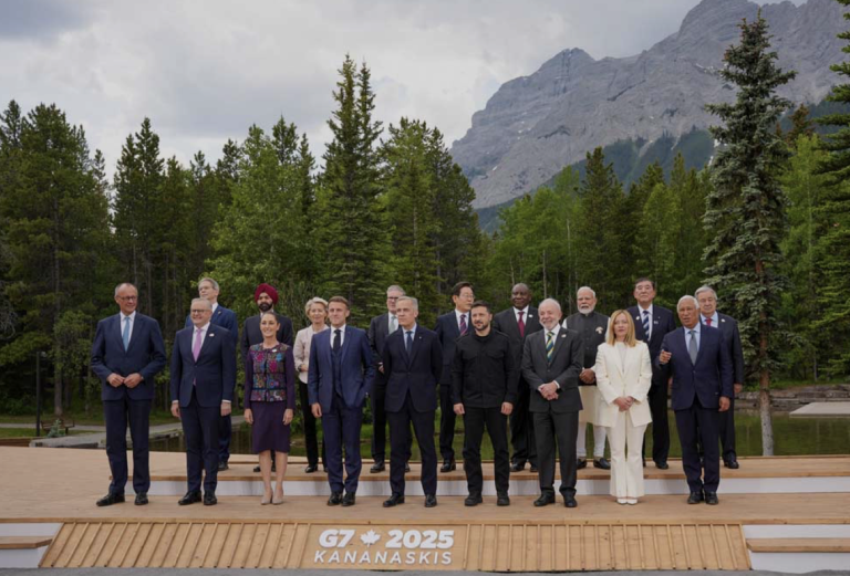Claudia Sheinbaum participa en la foto oficial del G7 en Canadá